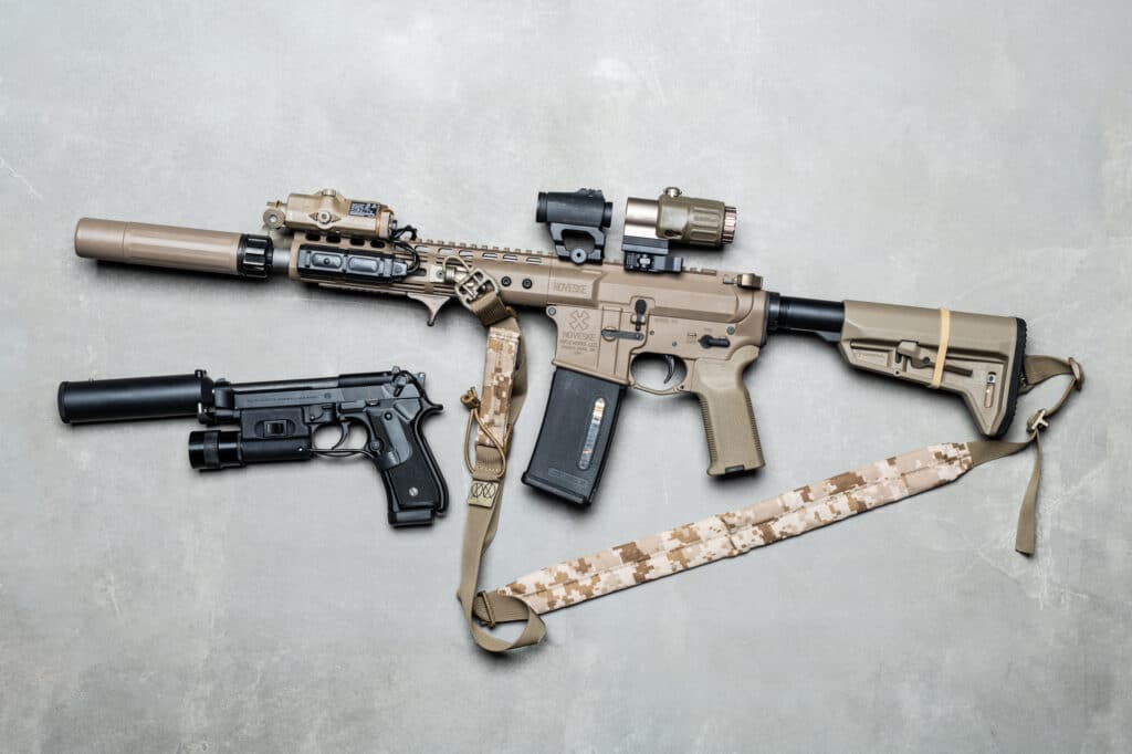 Modyfikacja AR-15: Jak mądrze i tanio ulepszyć swój karabinek? Przewodnik po tuningu platformy Black Rifle
