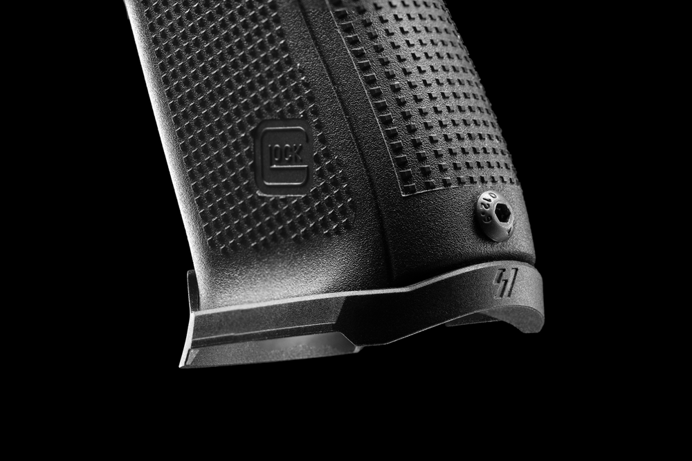 Lejek Strike Industries do Glock 19 gen 5 zamontowany na pistolecie